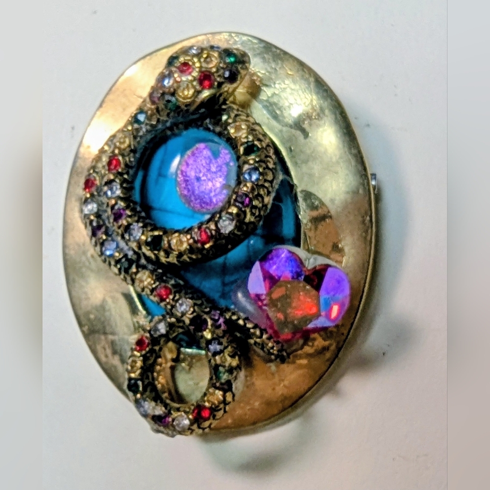 Wendy Gell snake brooch with turquoise  Swarovski heart gold.